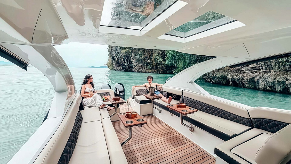 Аренда катера Luxury Cruiser 42 Ocean Pearl на Пхукете - салон
